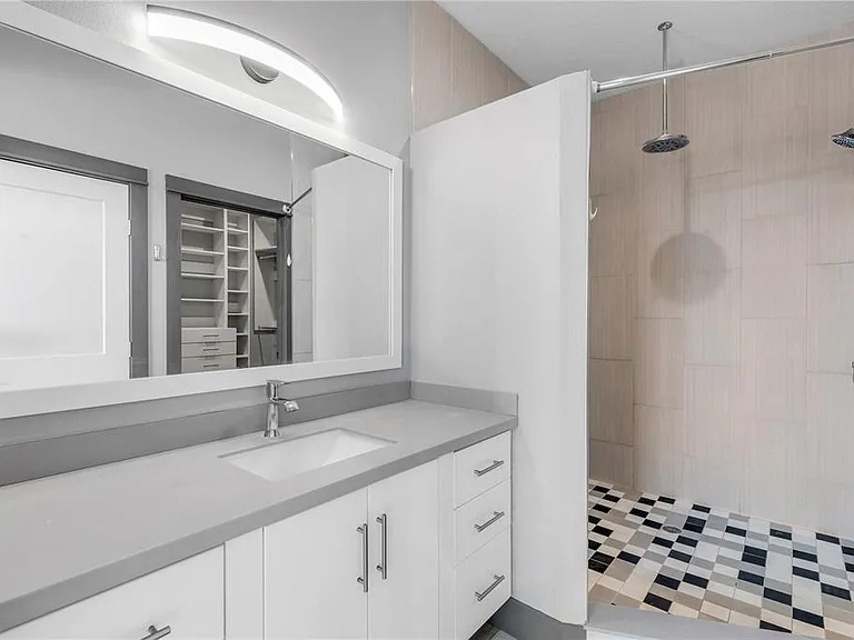 701 E 3rd Ave #PENTHOUSE — Photo 34
