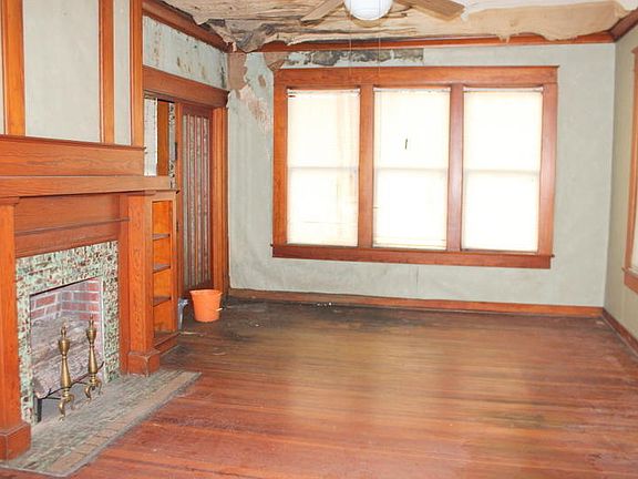 4th image of 202 S Columbus Ave