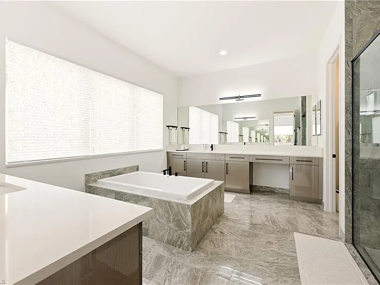11899 Gardenia Ave — Photo 20