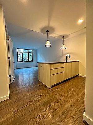 1st image of 125 Parkside Ave #3S
