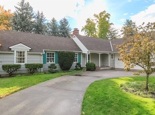 129 White Oak Dr, Medford, OR 97504