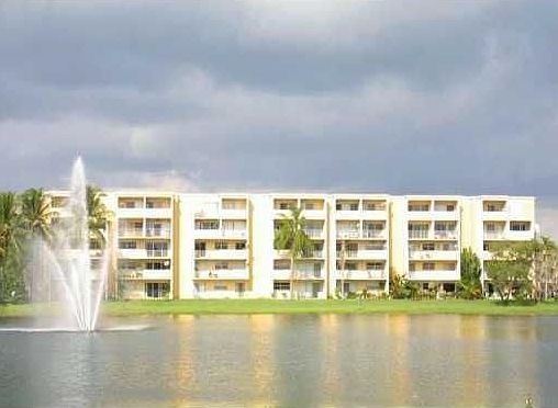 2nd image of 9371 Fontainebleau Blvd APT I114