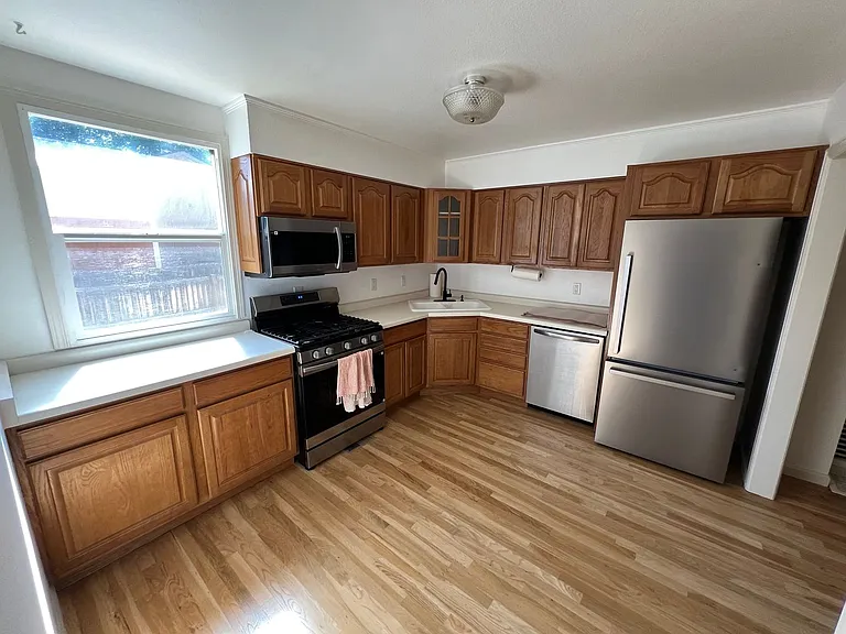 831 Capitol Hill St — Photo 12