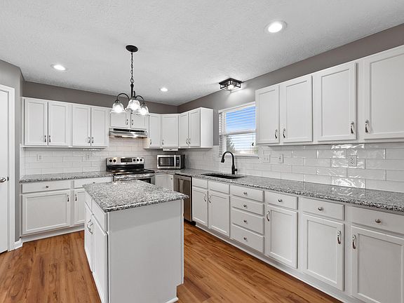 2nd image of 2718 Running Creek Dr
