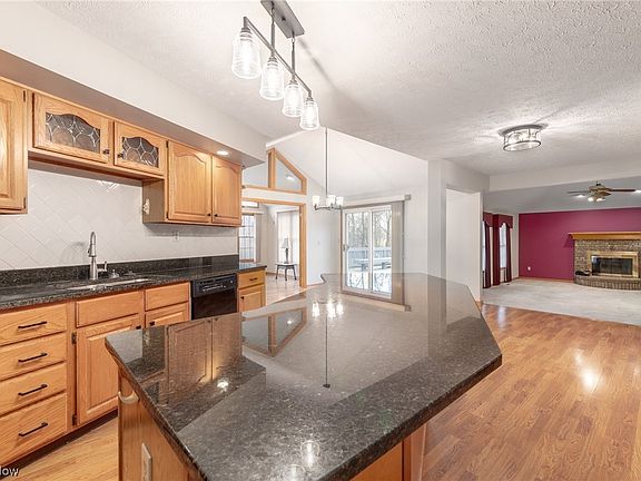 3rd image of 14594 Regency Dr