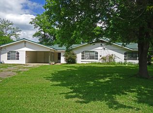 301 N 5th St, Wortham, TX 76693