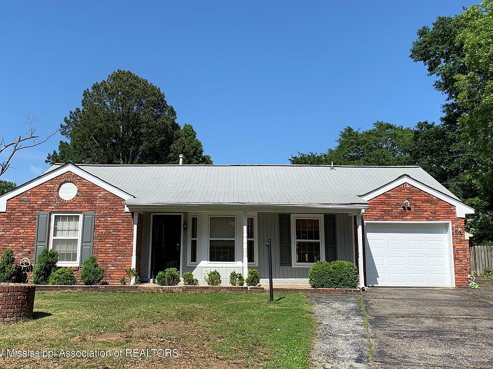 2178 Charleston Cv Southaven Ms 38671 Mls 335494 Zillow