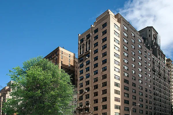 Sold by Compass | media 18