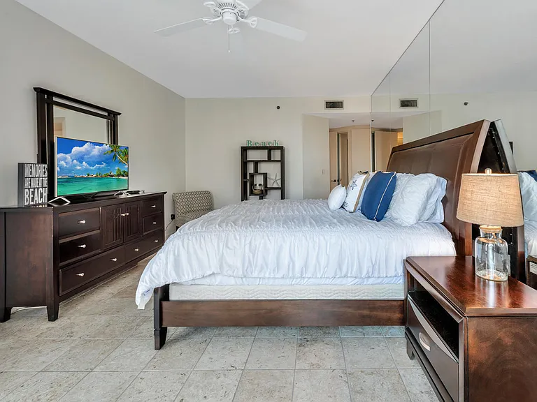 530 Ocean Dr #202 — Photo 12