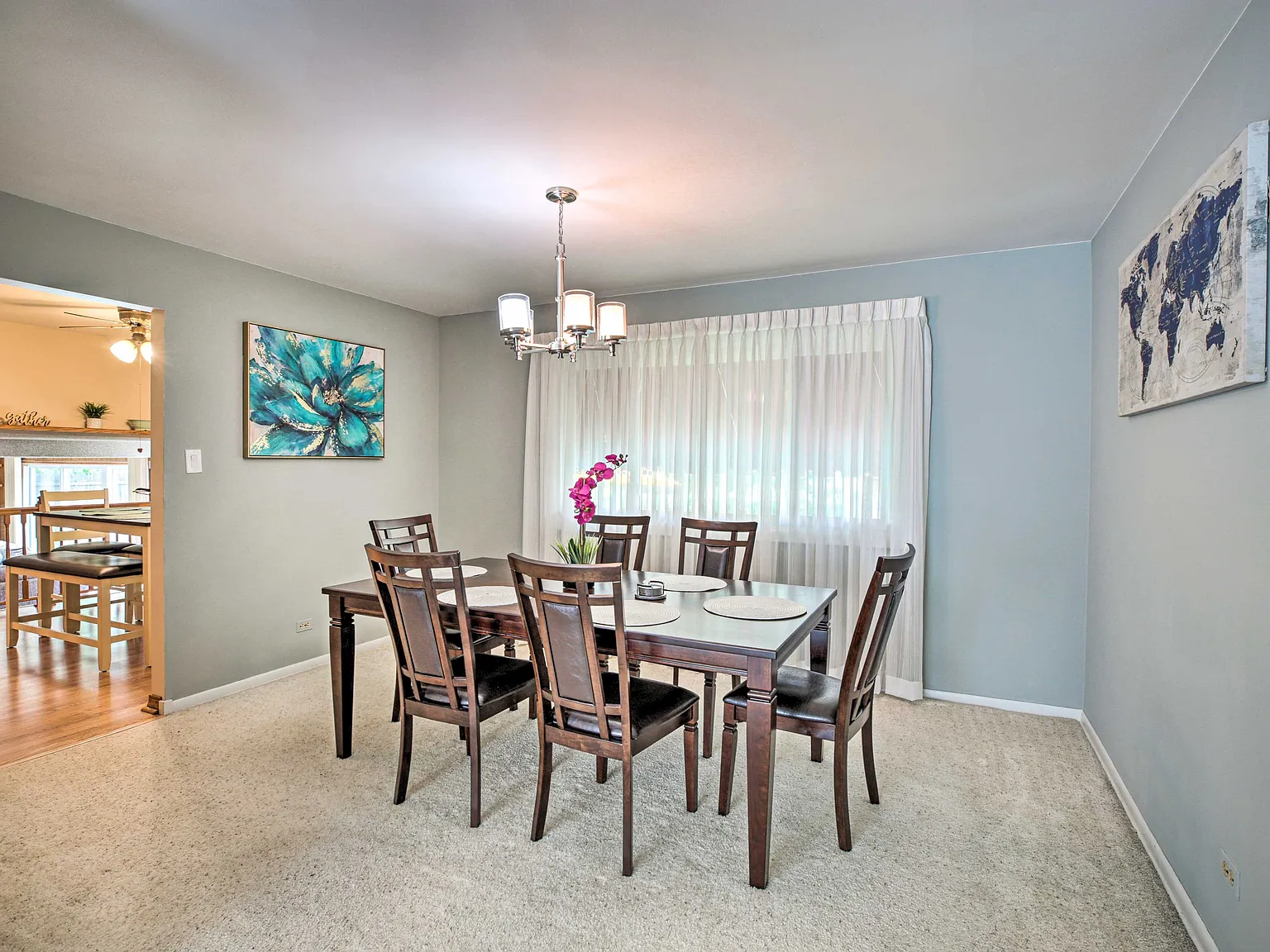 4 bed, 2.5 bath, 2442 sqft, $3,600 — Photo 3