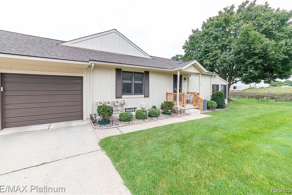 1st image of 9833 Cambridge Ct