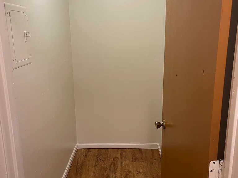 Colonial Estates — Photo 13