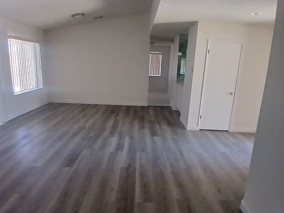 5th image of 4922 Pacifica Ave