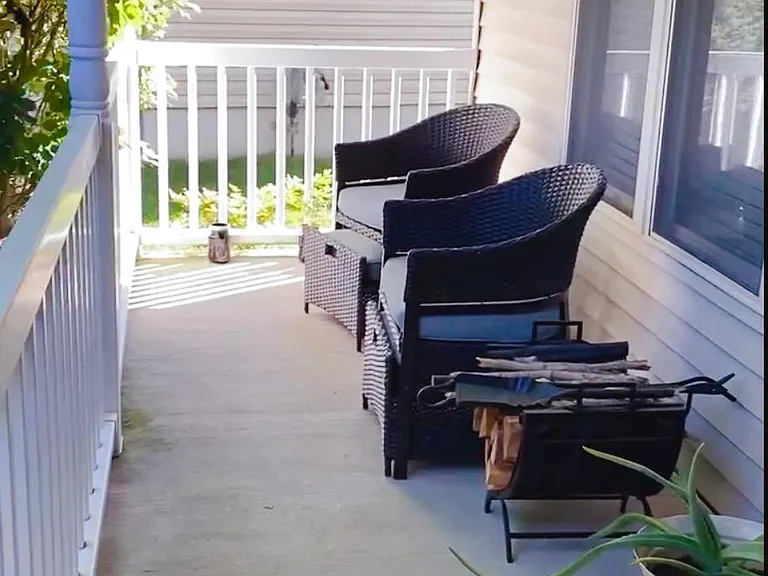 105 Clemson Ct — Photo 2
