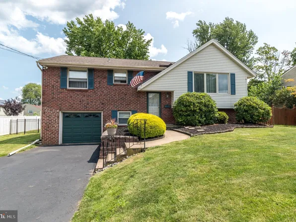 863 Stallion Rd, Warrington, PA 18976