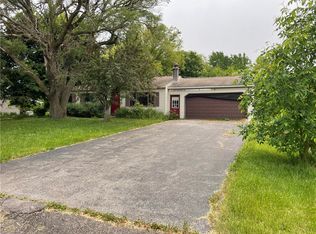 202 Wildflower Dr, Rochester, NY 14623