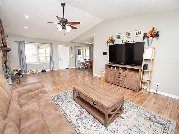 5th image of 107 Cauthen Ct