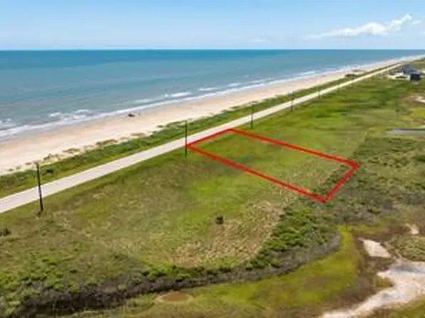 11821 Bluewater Dr, Freeport, TX 77541