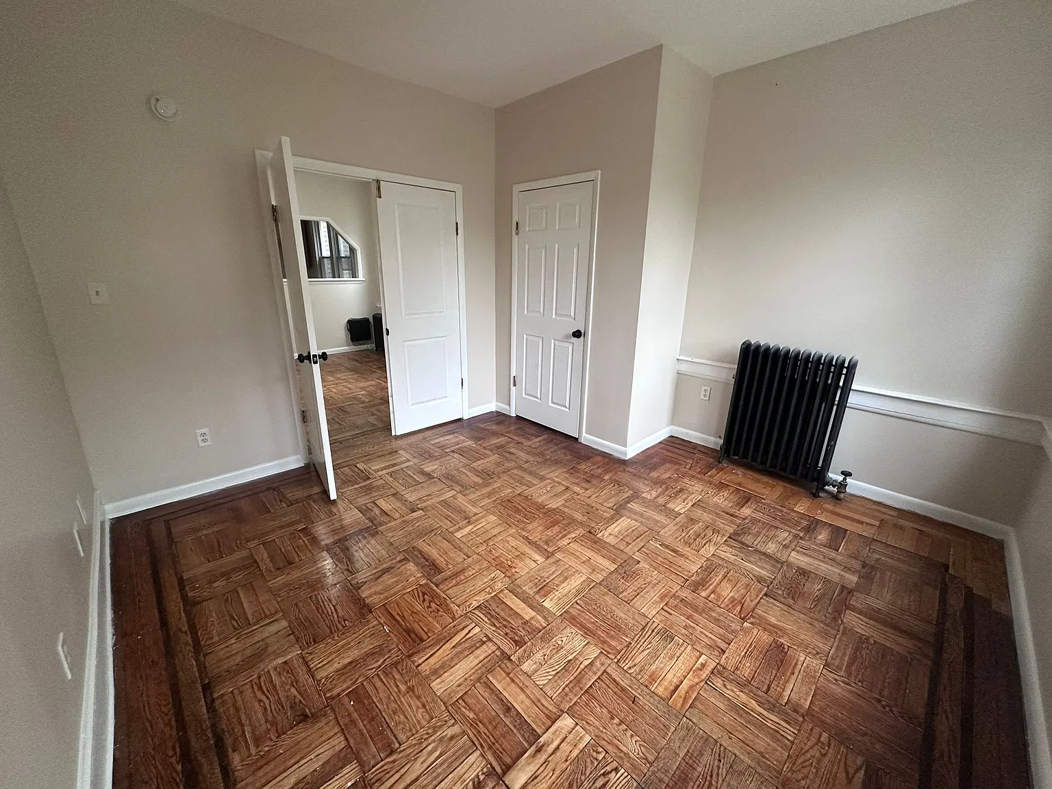 222 W Runyon St #1R — photo 4 of 8