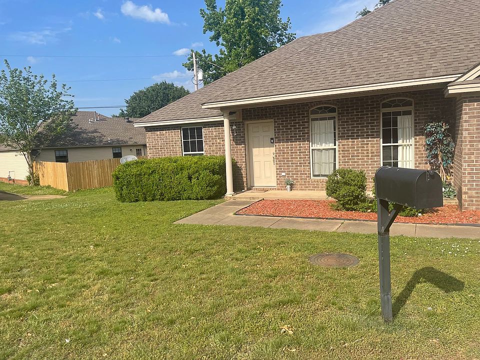 1st image of 16 Garden Dr