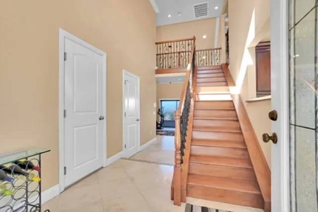 1044 S Burlwood Dr — Photo 5