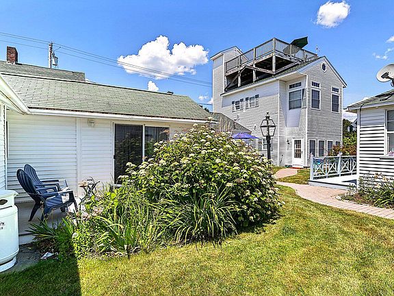 4th image of 165 E Grand Avenue #6