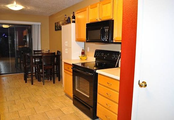 5th image of 3244 Fritzie St NW