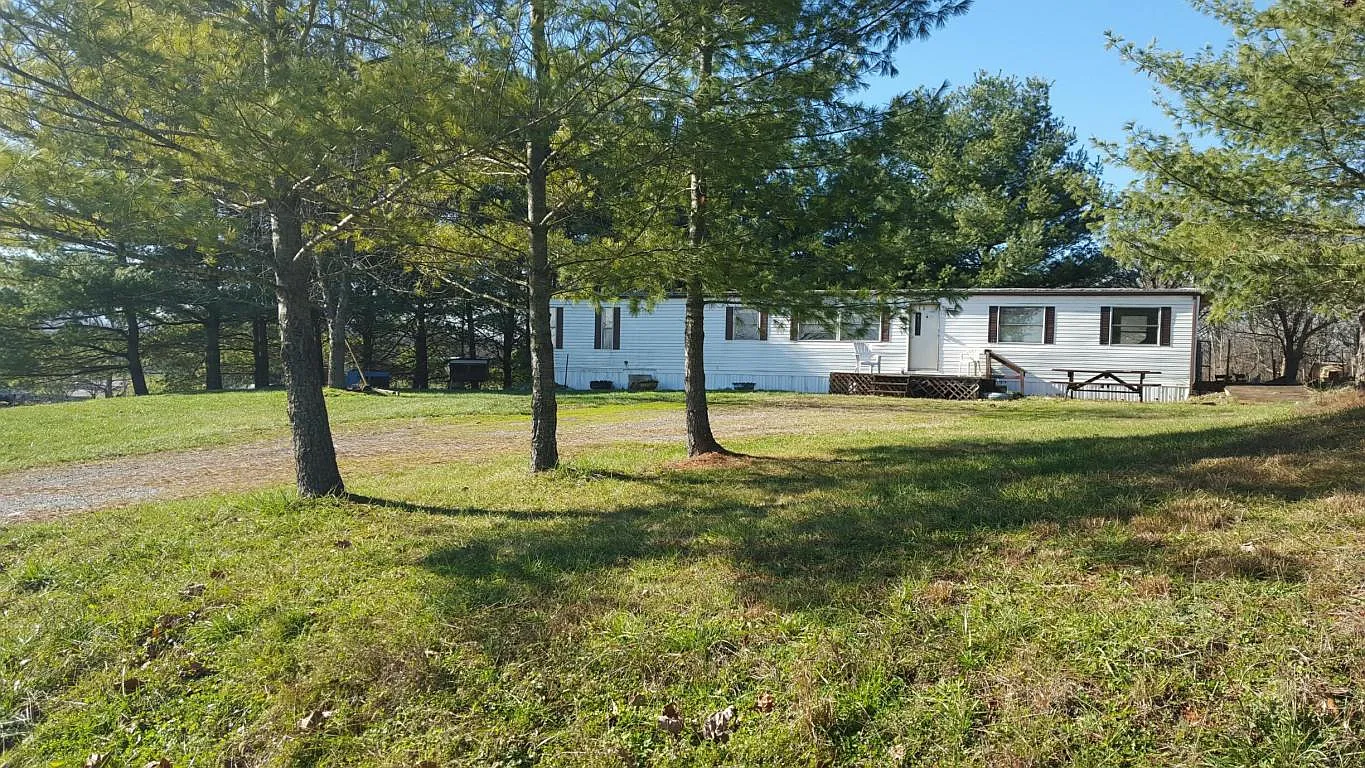 301 Stewart St photo 1