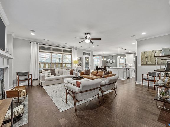 5th image of 7607 Summerdawn Dr SE