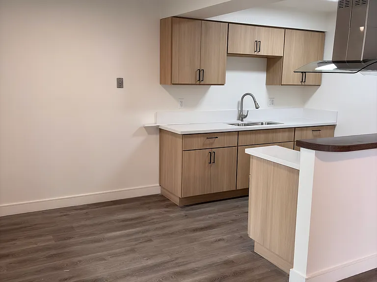 6136 Woodlawn Ave #F — Photo 6