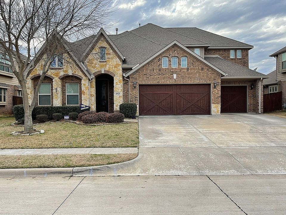 1028 Tara Drive Burleson TX,
