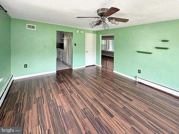 3rd image of 124 Creamery Rd