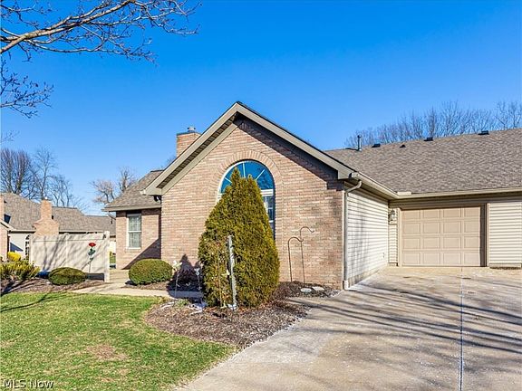 2nd image of 1427 Tewksbury Cir
