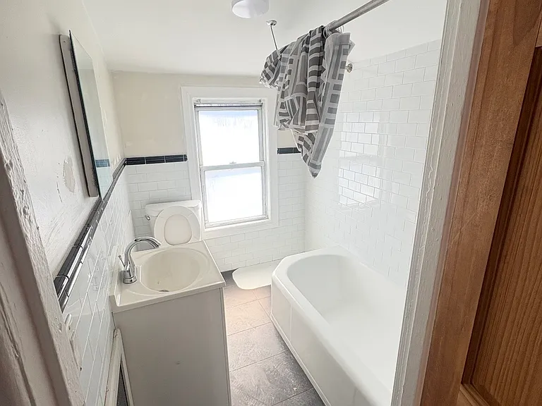24 Chestnut Pl #3 — Photo 1