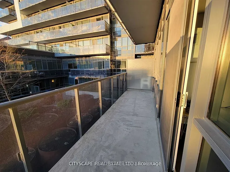 1030 King St W #449 — Photo 12