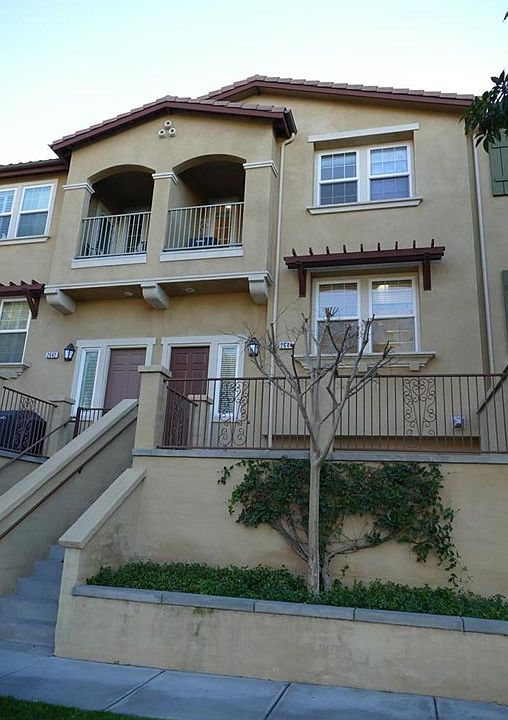 1st image of 2644 Cabrillo Ave
