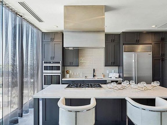 5th image of 646 W 29th Ave #401