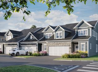 66 E Point Dr #19, Rumford, RI 02916