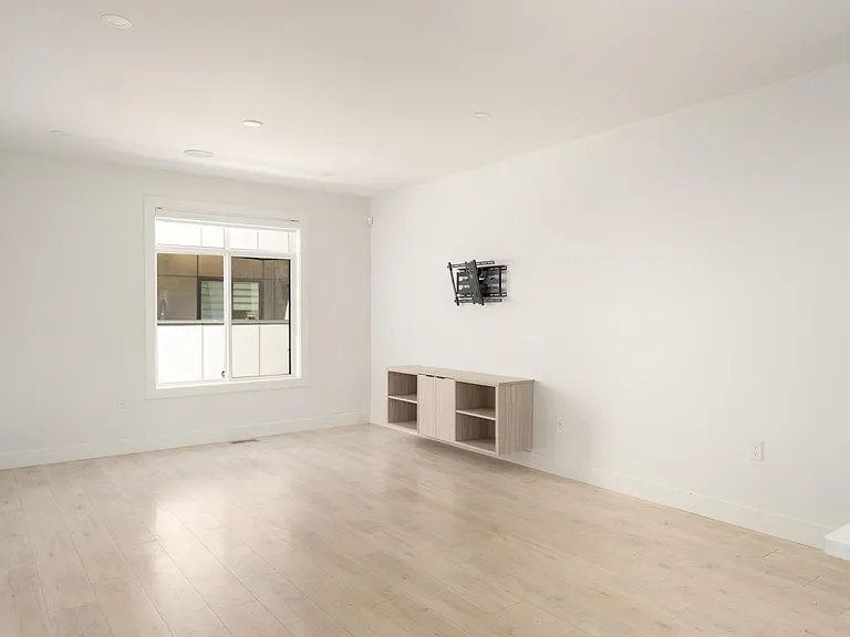 15950 Alder Pl #2 — Photo 7