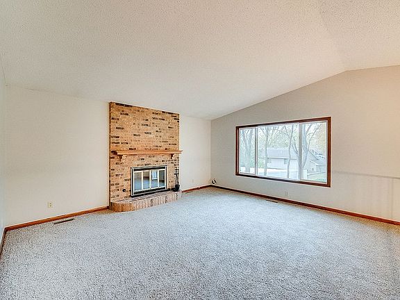 4th image of 1008 157th St E