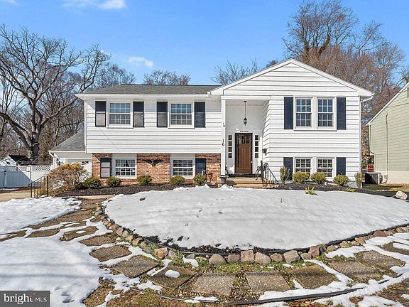 2nd image of 16 Saratoga Rd