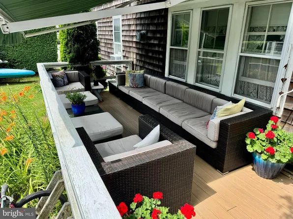 207 4th St, Beach Haven, NJ 08008