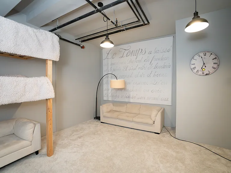 Bonus room or flex space.