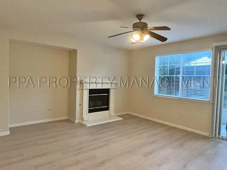 132 Shea Ct — Photo 9