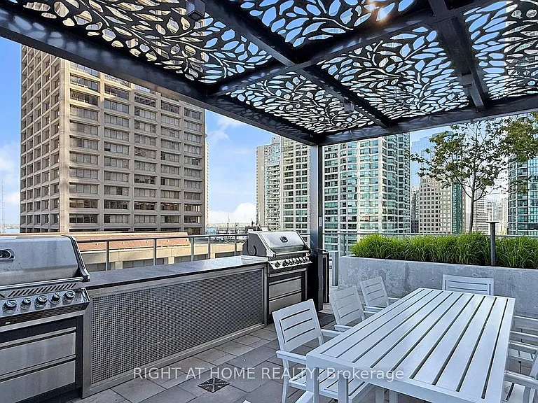 28 Freeland St #3403 — Photo 22