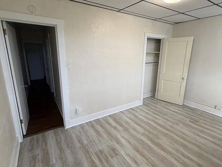 2815 Brownsville Rd #6 — Photo 3