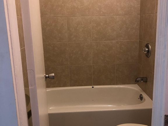 4th image of 271 Kalmia Ave #7