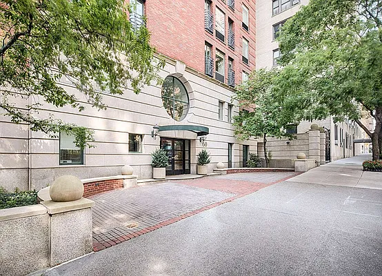 Rented by Warburg | media 20