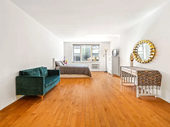 235 West 70th Street image 2 of 7