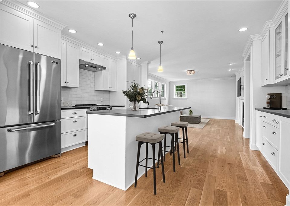 1st image of 244 High St APT 3